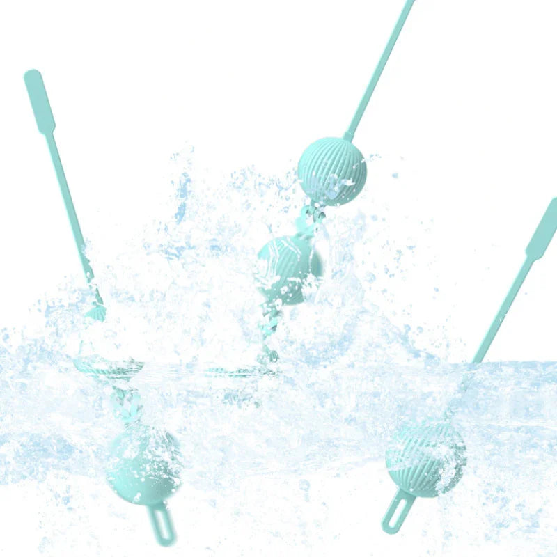 Boules de Kegel Delta waterproof IPX7, utilisables sous la douche ou dans le bain pour des séances intimes et relaxantes.