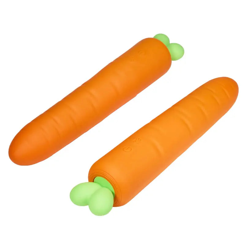 Vibromasseur Carota vu sous deux angles différents, révélant sa forme réaliste de carotte
